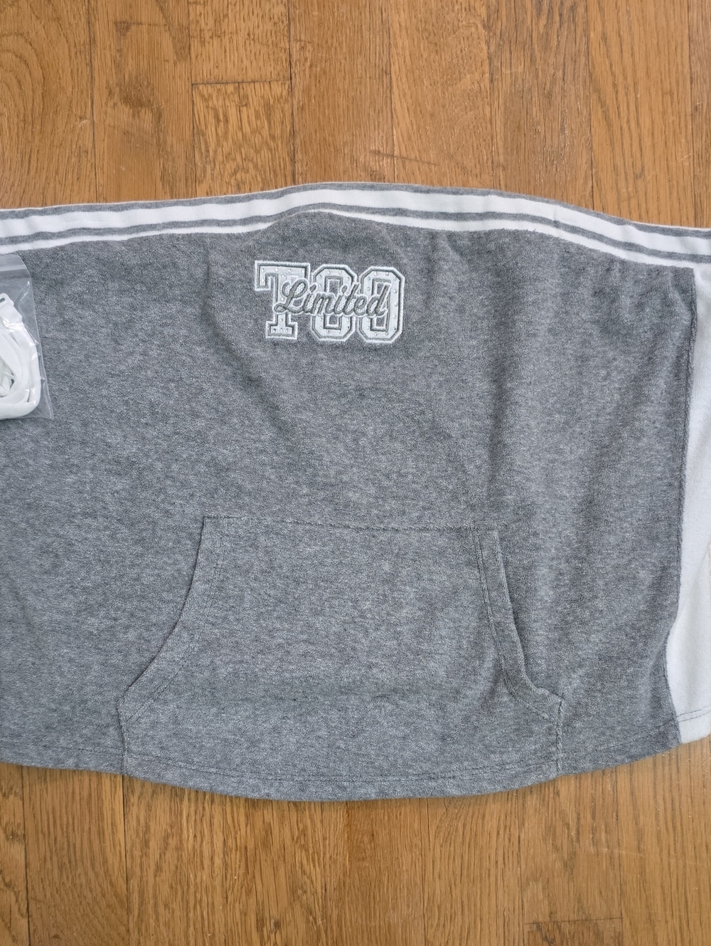 LIMITED TOO SIGNATURE BRAND WOMEN'S JUNIORS GRAY AND WHITE CROP TOP SIZE LARGE